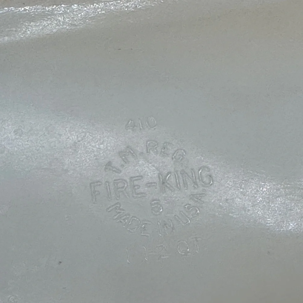 Fire King Peach Lustre 1 1/2 Qt Casserole Dish #410